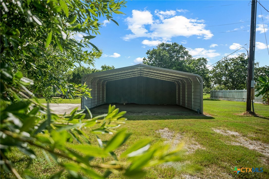 main property photo 28