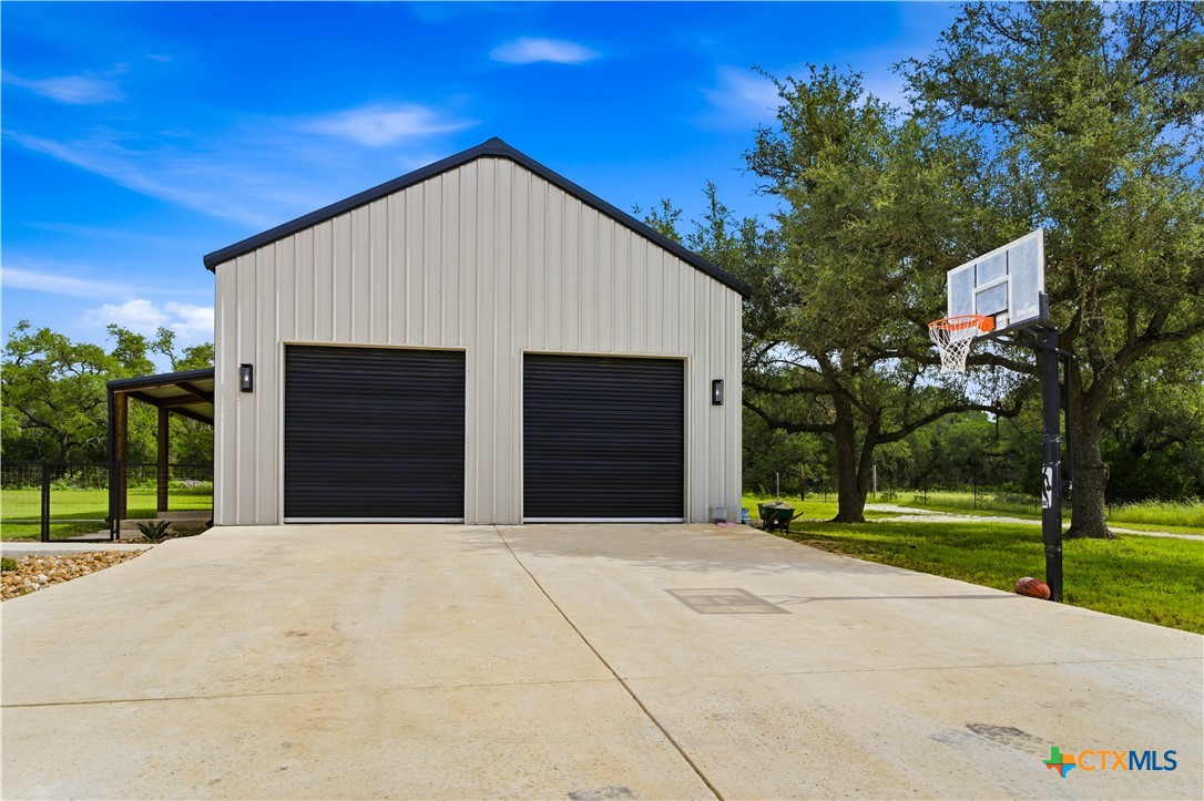 main property photo 25