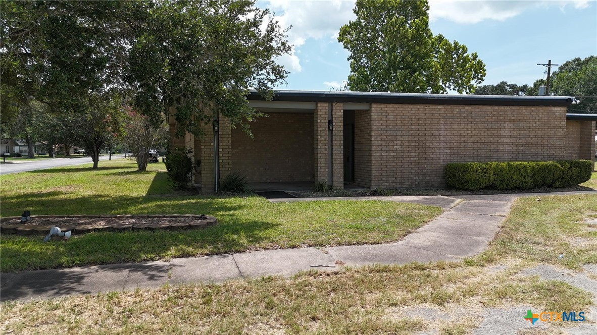 main property photo 10