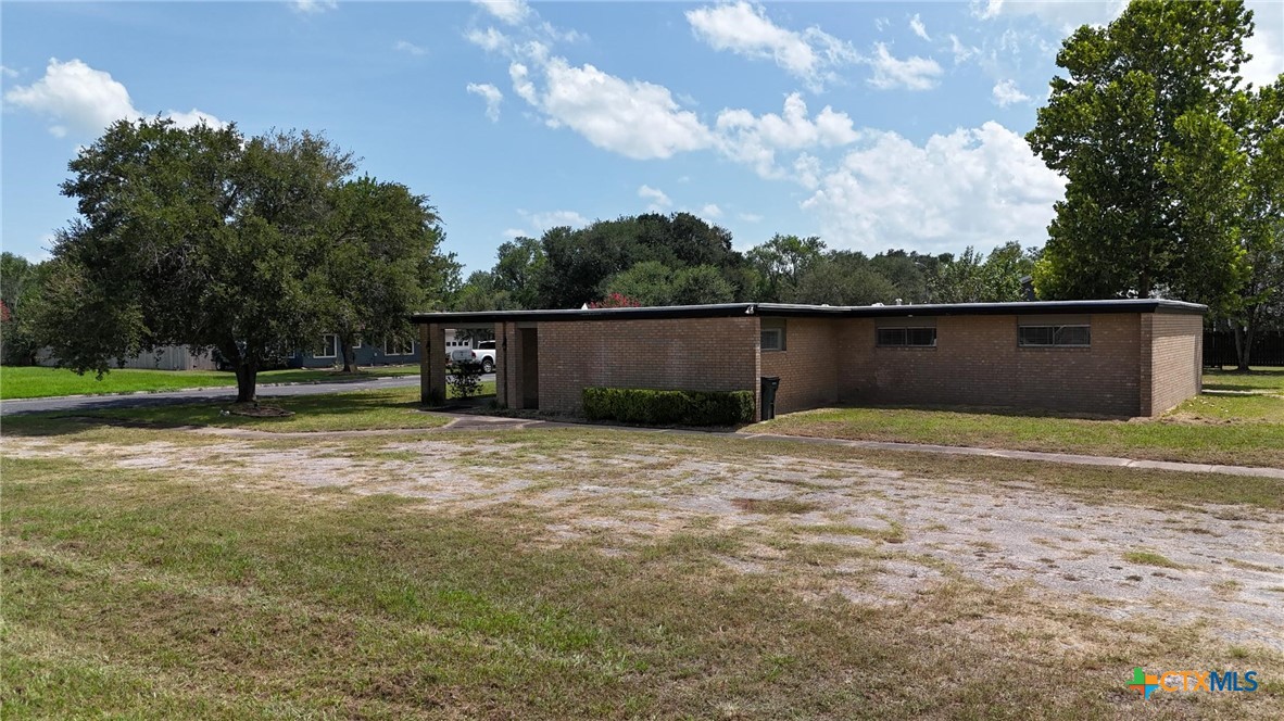 main property photo 13