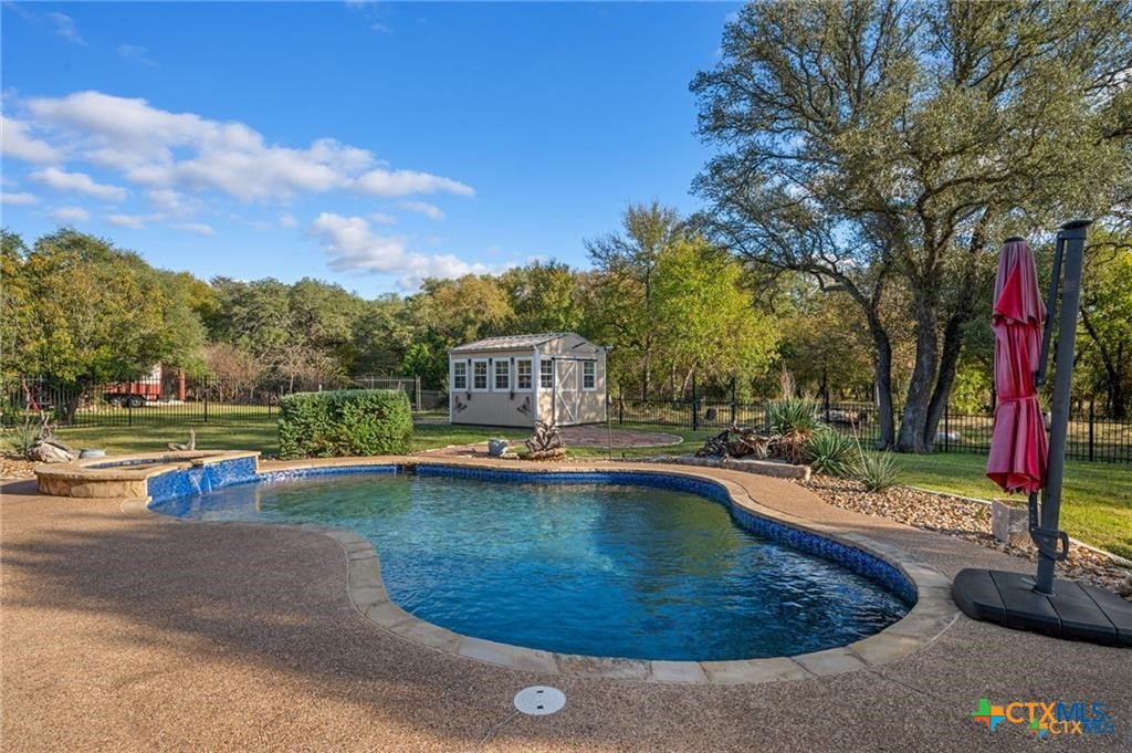 main property photo 28