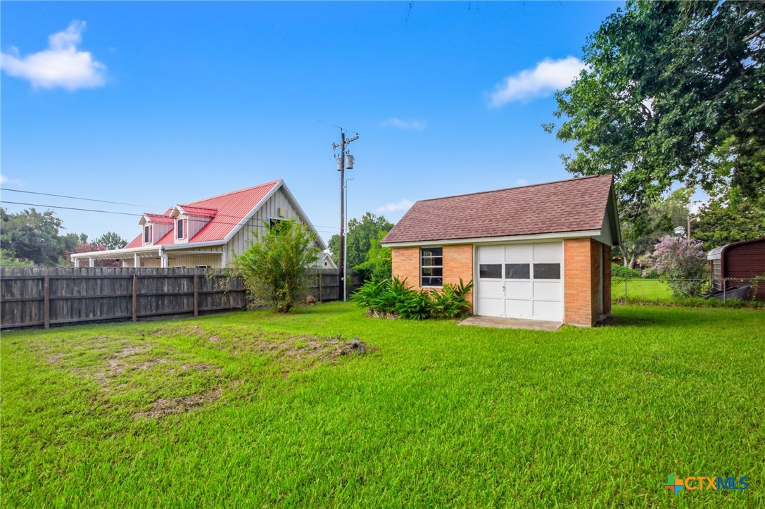 main property photo 9