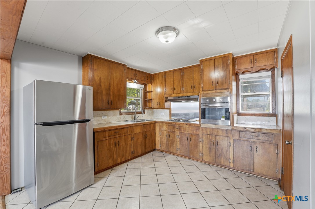 main property photo 9