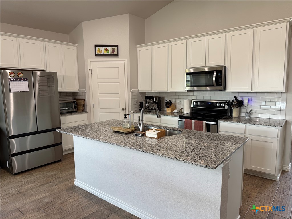 main property photo 5