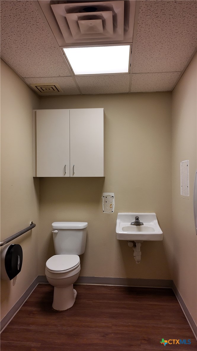 main property photo 13