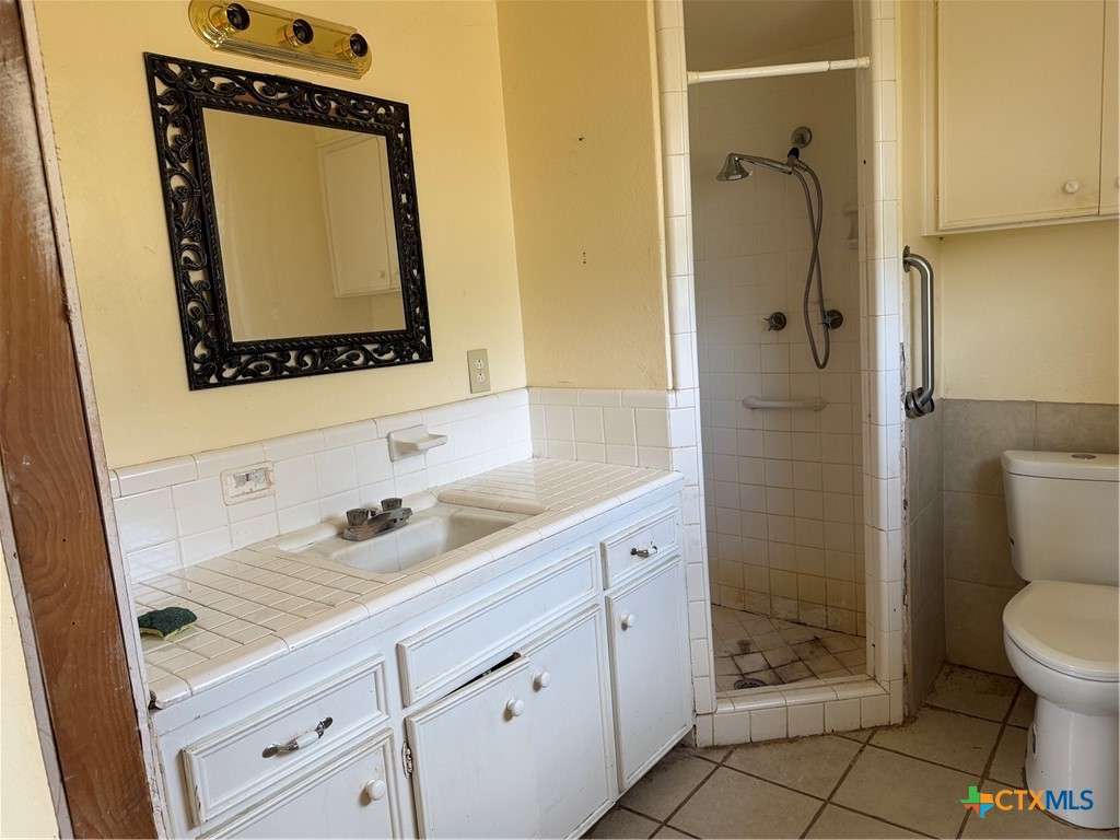 main property photo 13