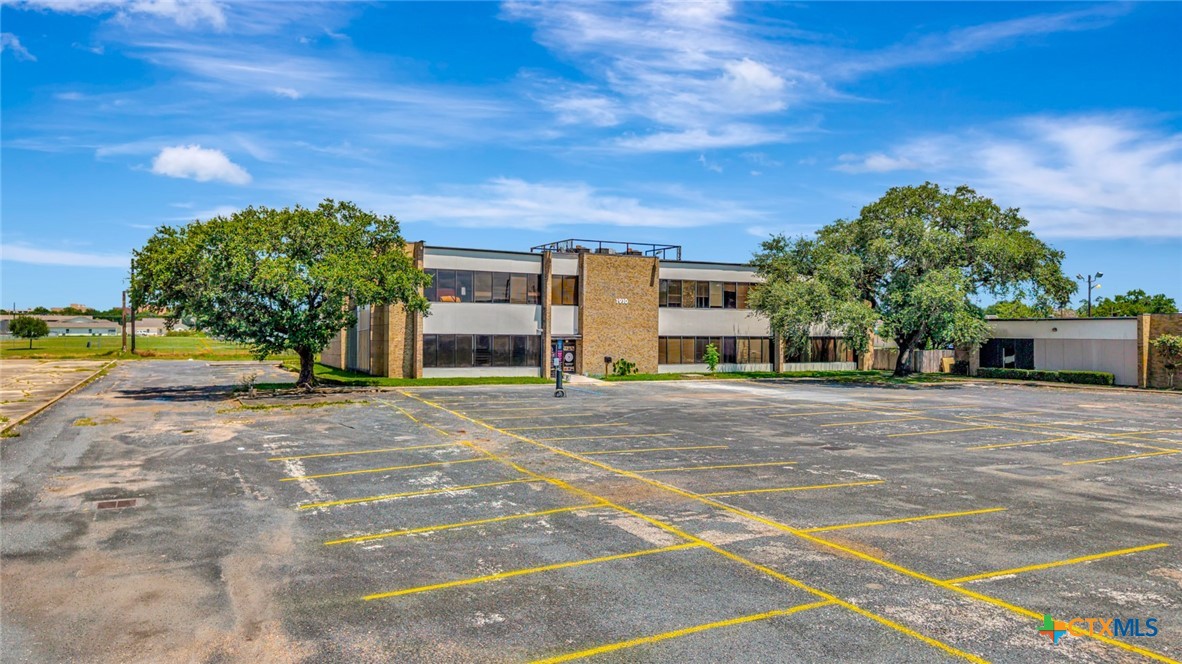 main property photo 10