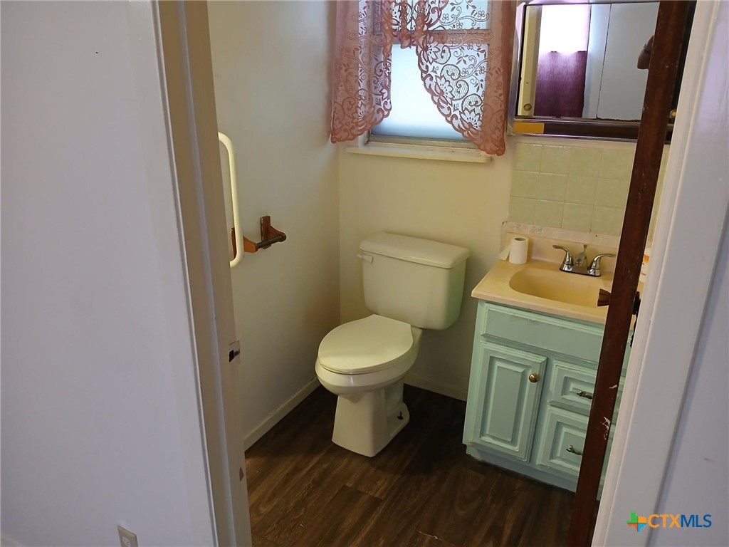 main property photo 8