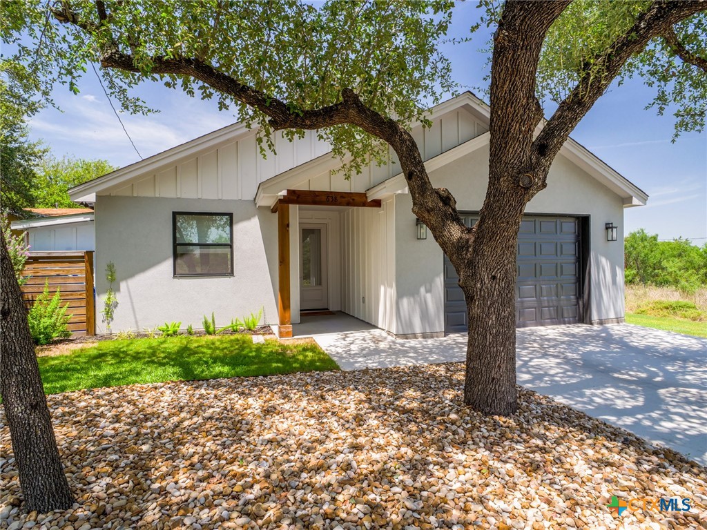 main property photo 0