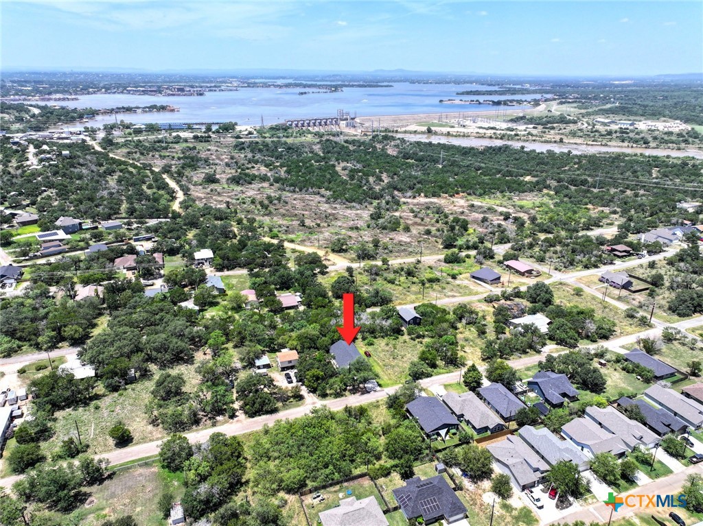 main property photo 37