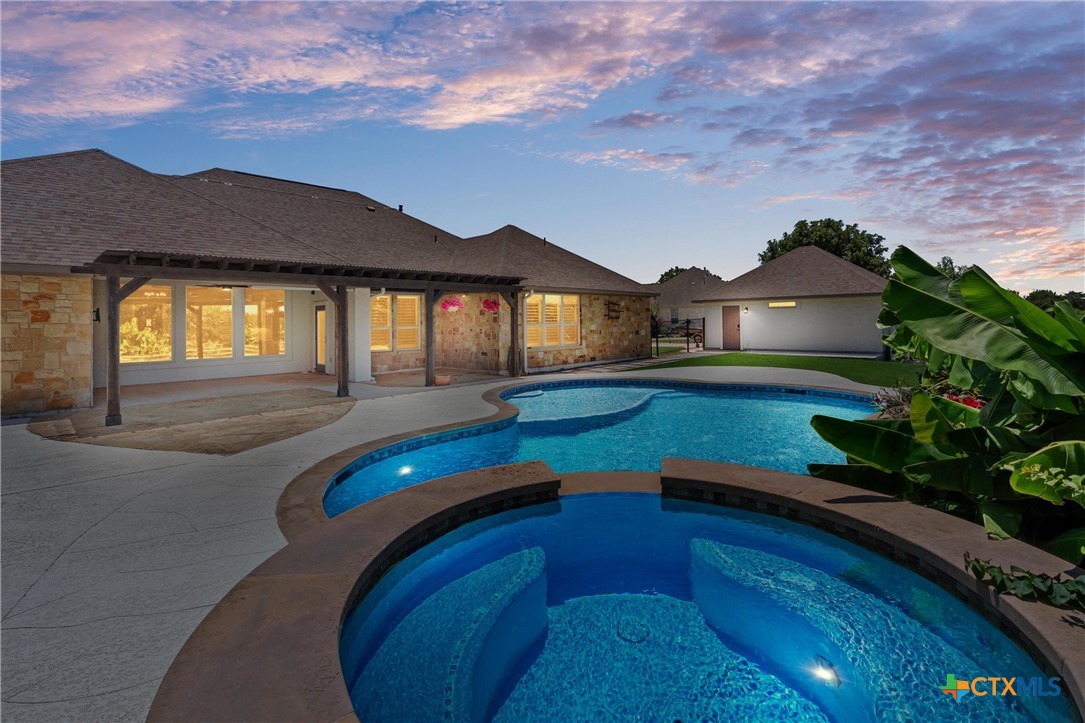 main property photo 28