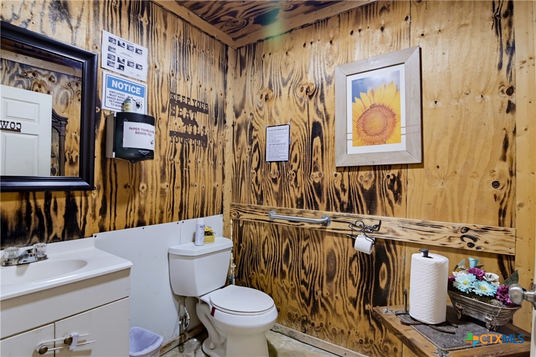 main property photo 33