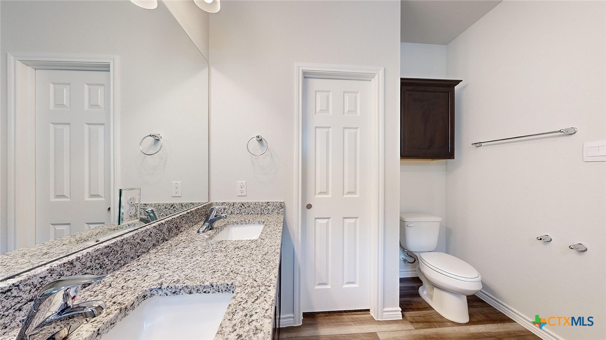 main property photo 13