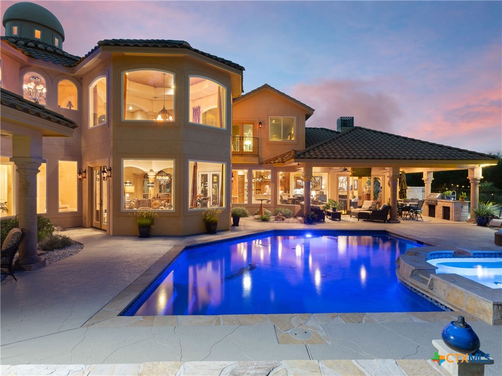 main property photo 8