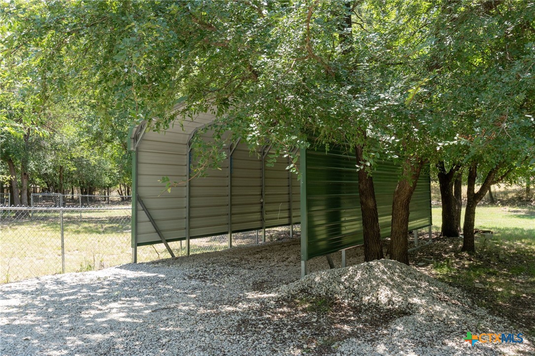 main property photo 40