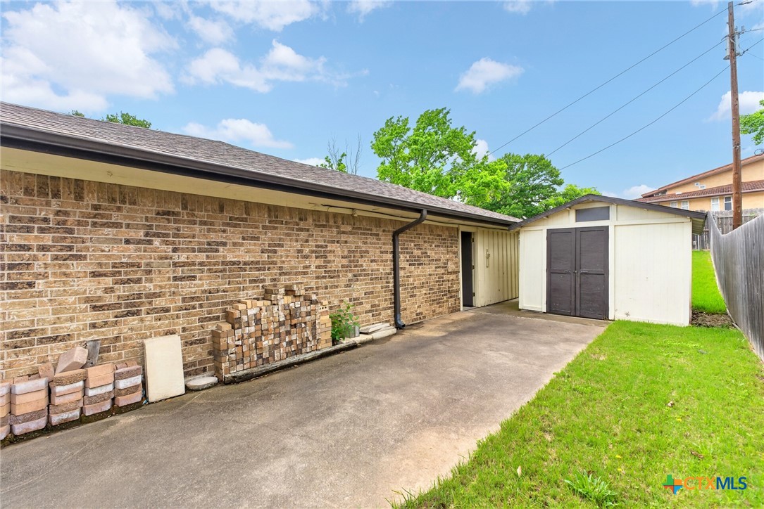 main property photo 29