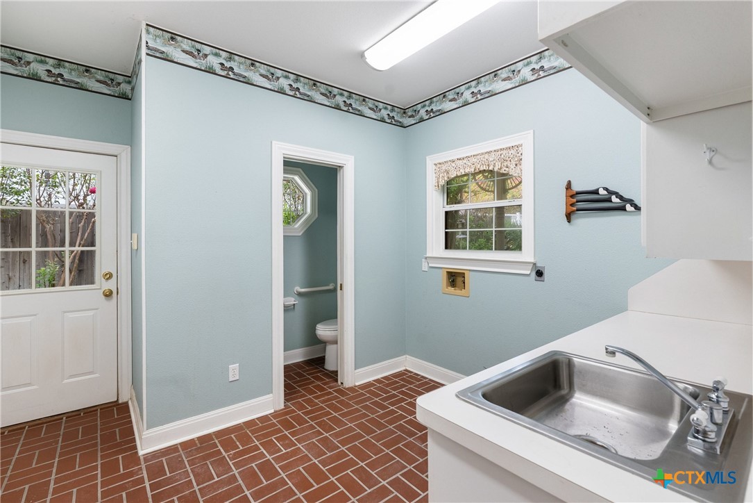 main property photo 19
