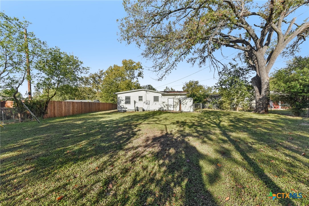 main property photo 11