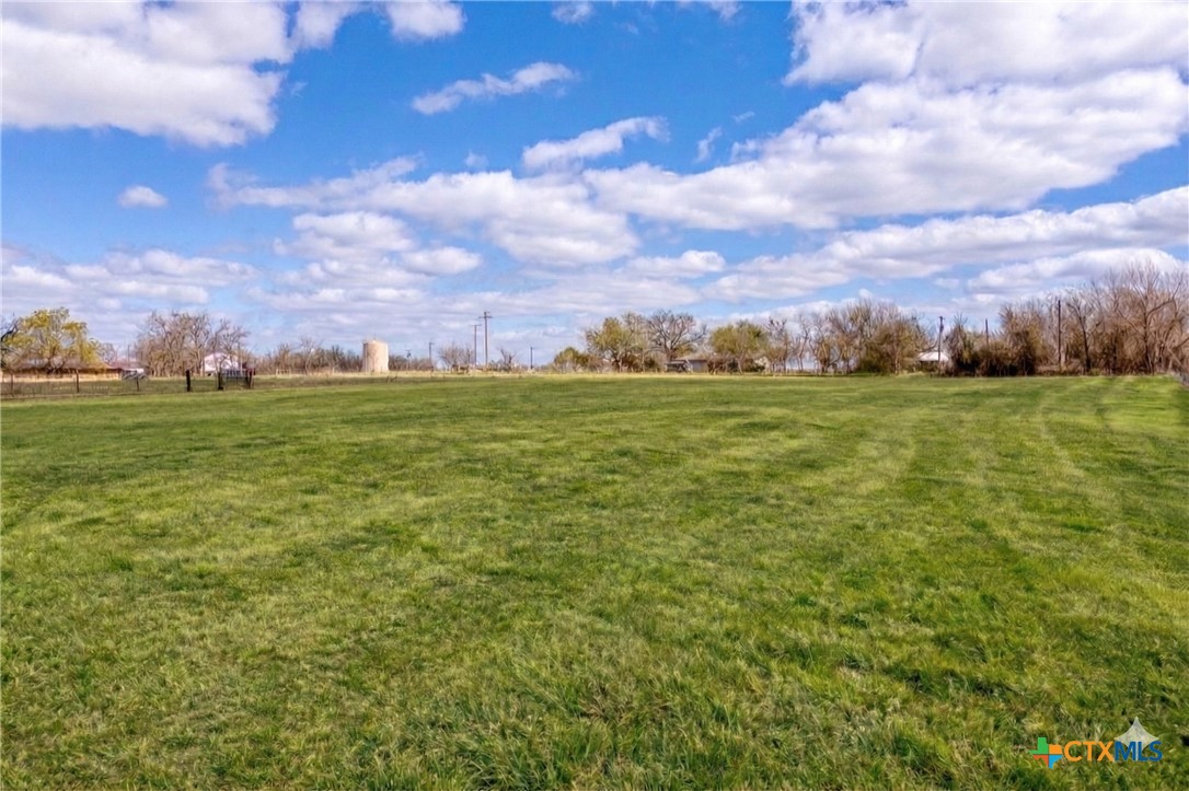 main property photo 11