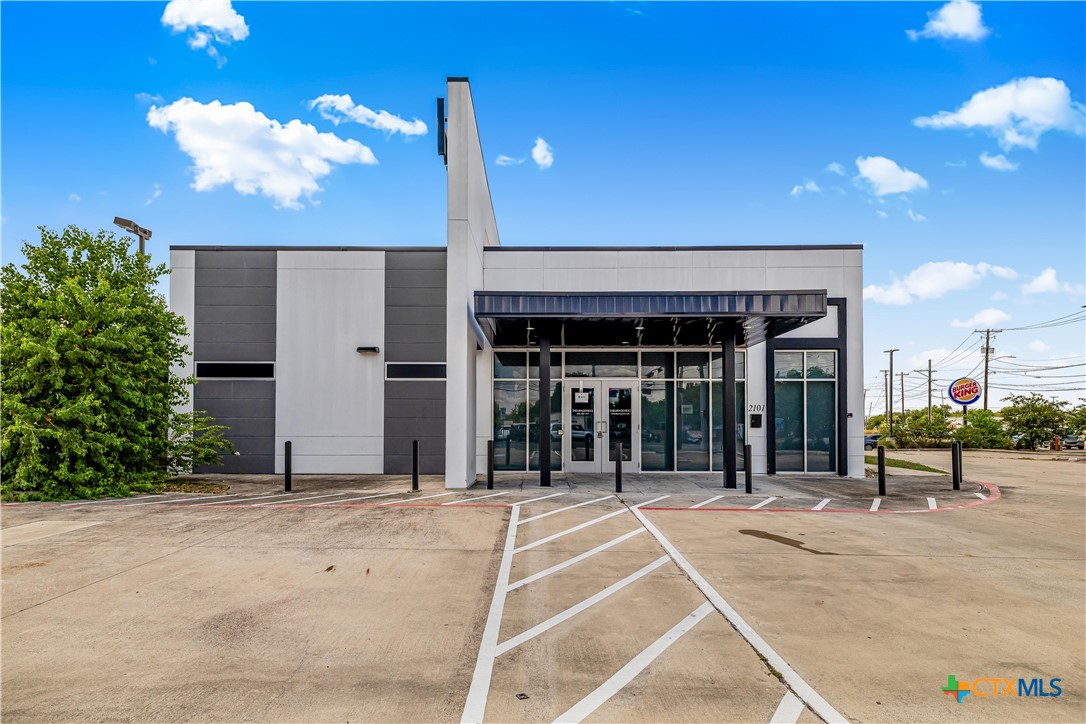 main property photo 4