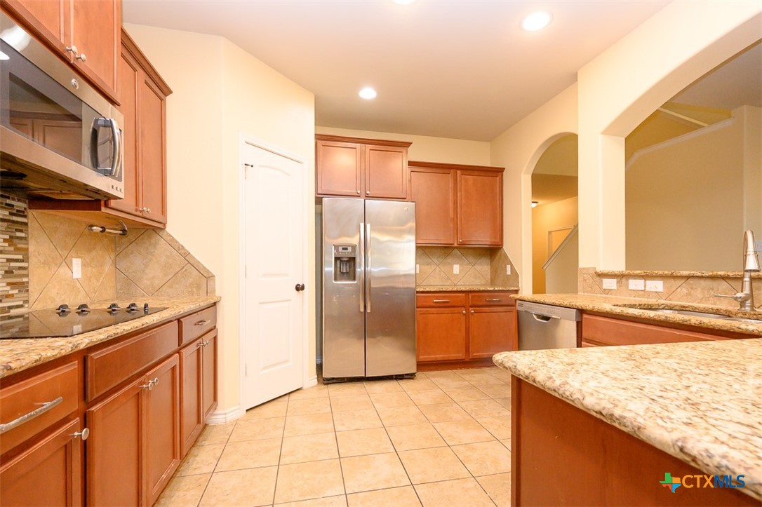 main property photo 11
