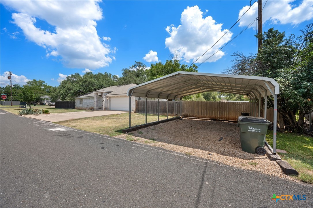 main property photo 30