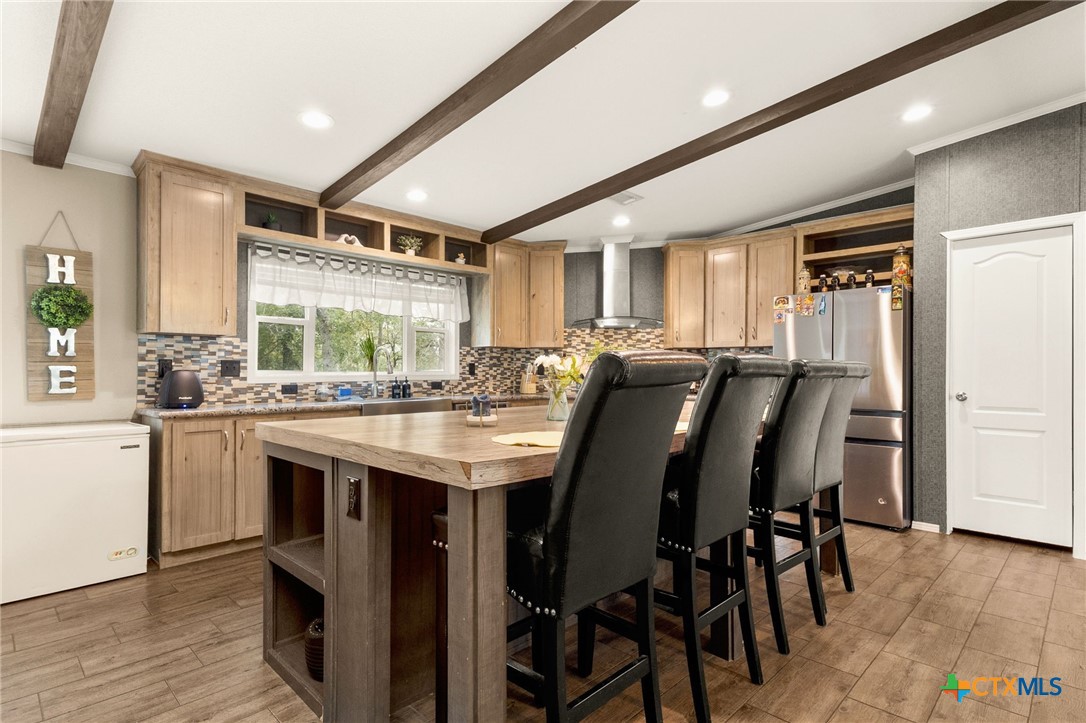 main property photo 8