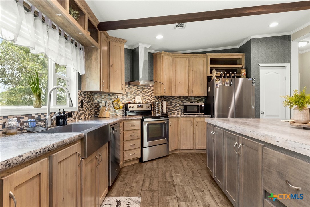 main property photo 9