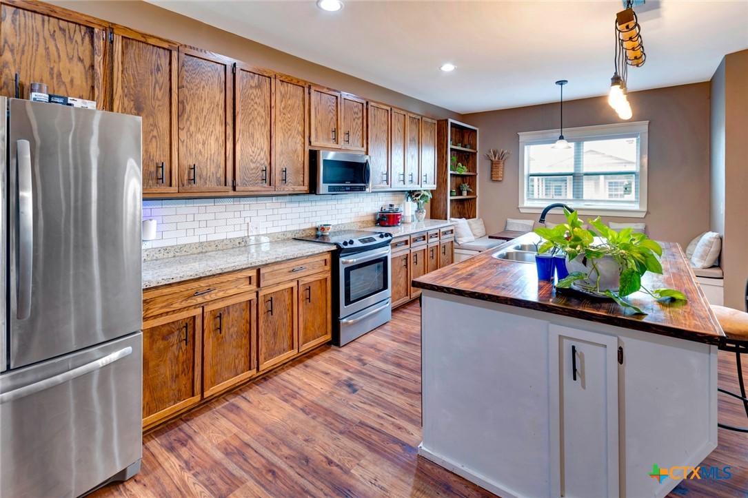 main property photo 6