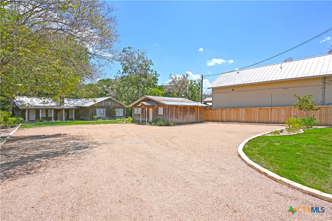 main property photo 28