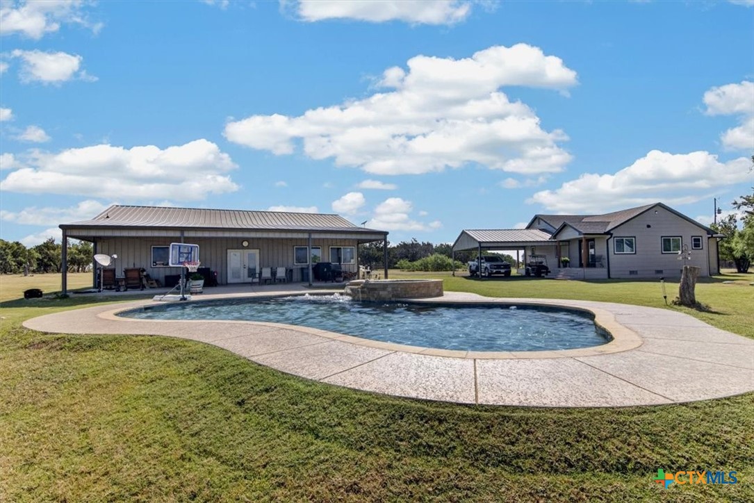 main property photo 16