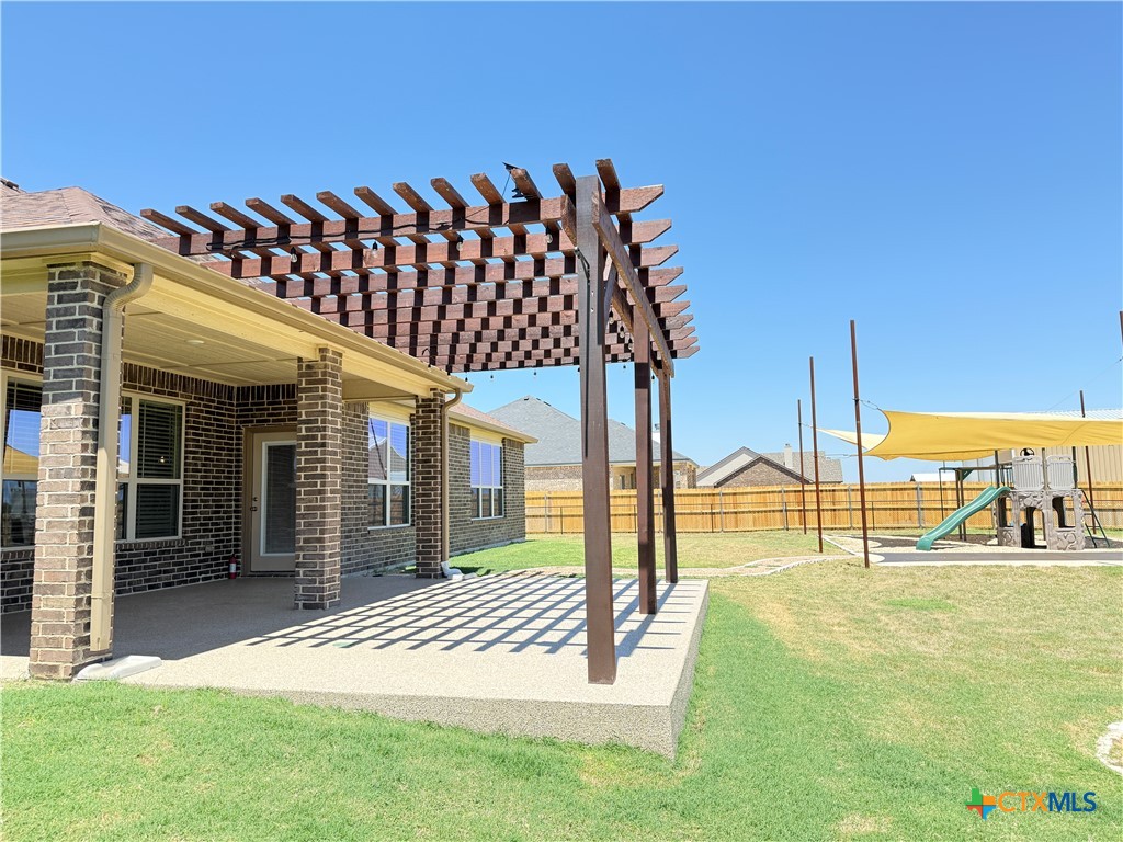 main property photo 37