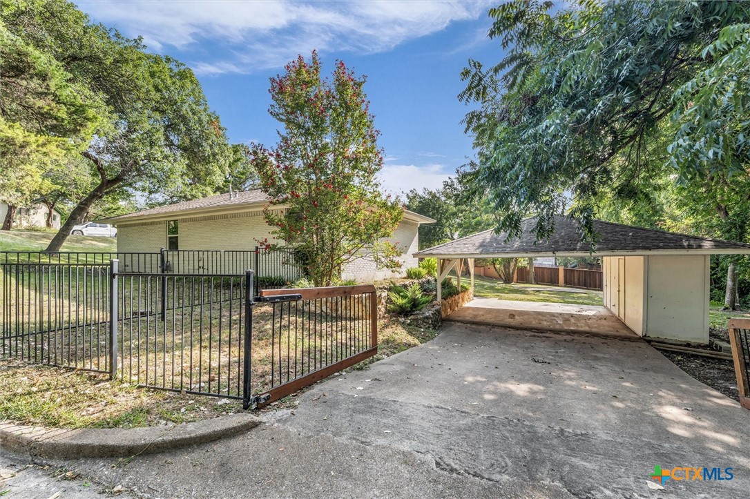 main property photo 35