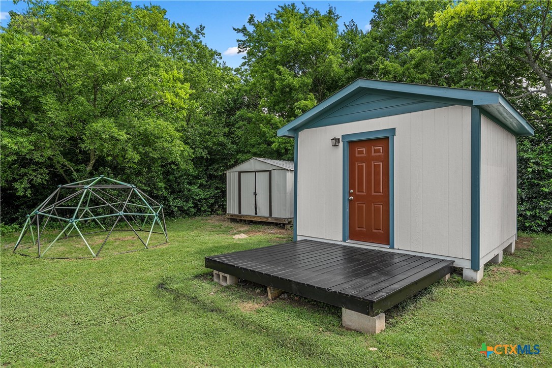 main property photo 28