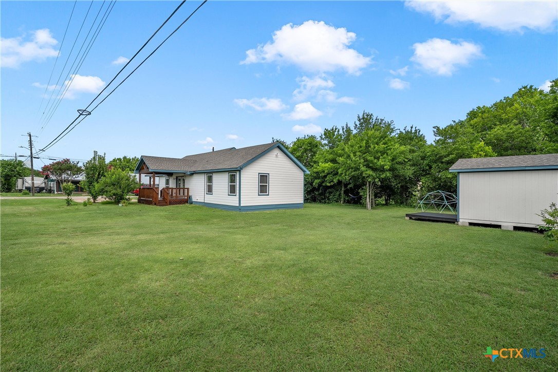 main property photo 30