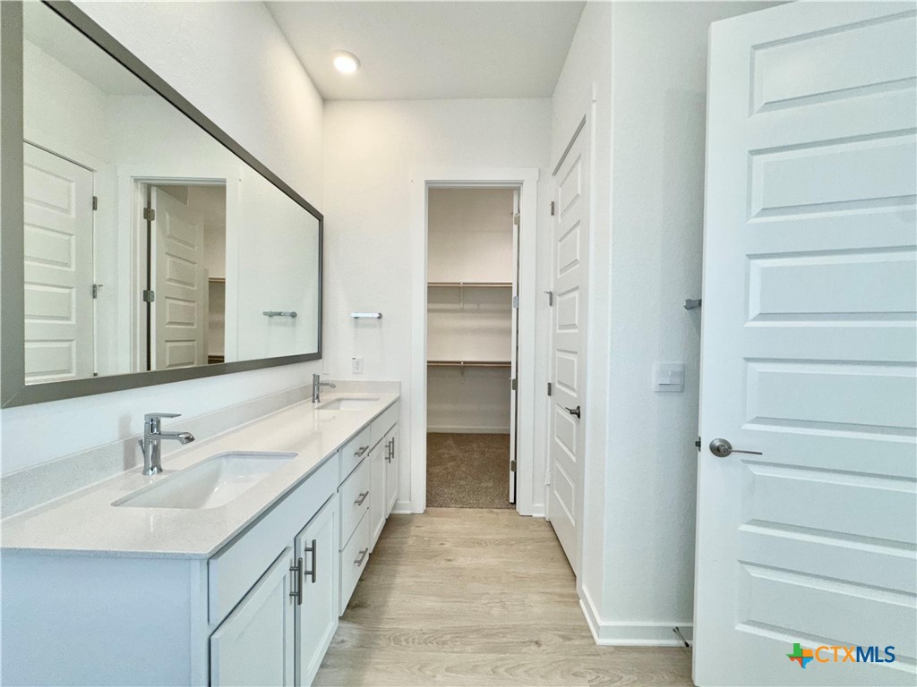 property viewer photo 26