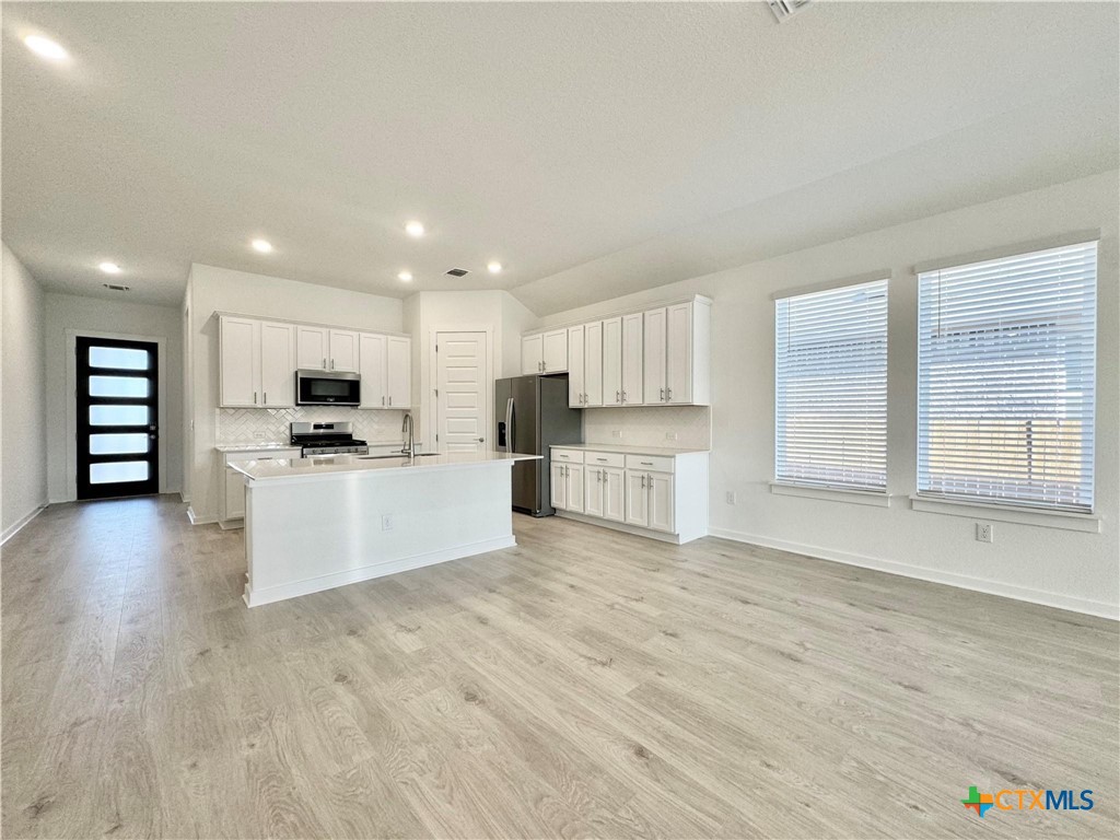 property viewer photo 6