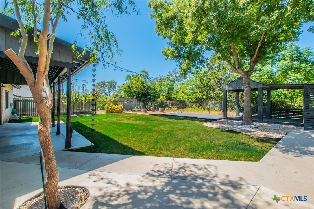 main property photo 25
