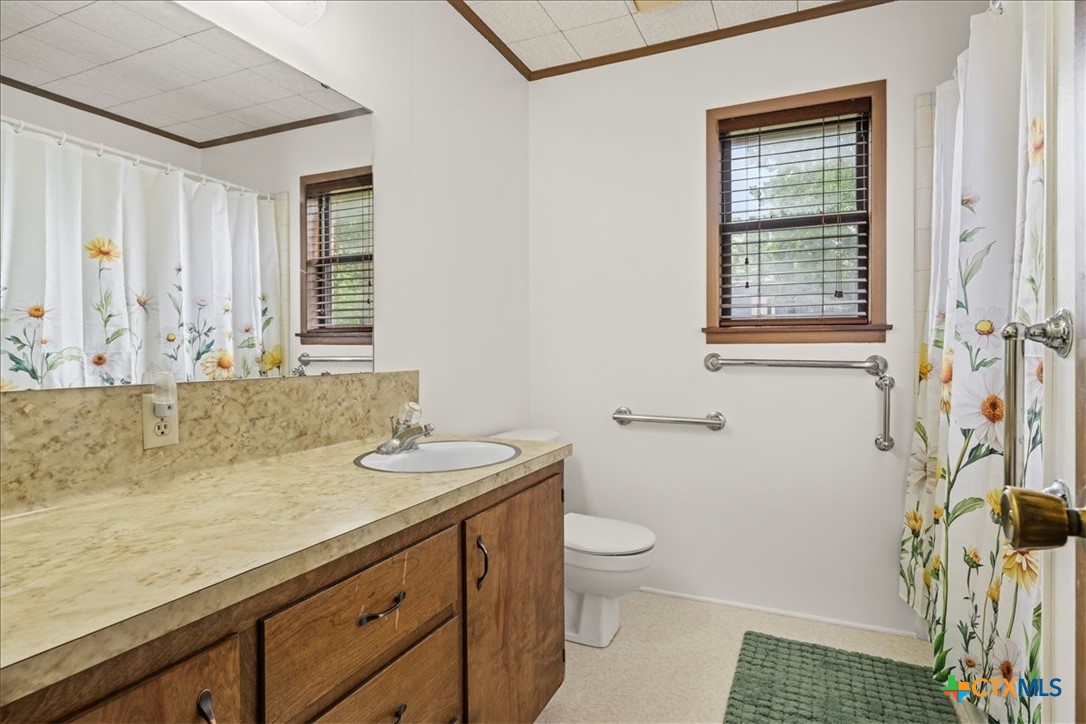 main property photo 11