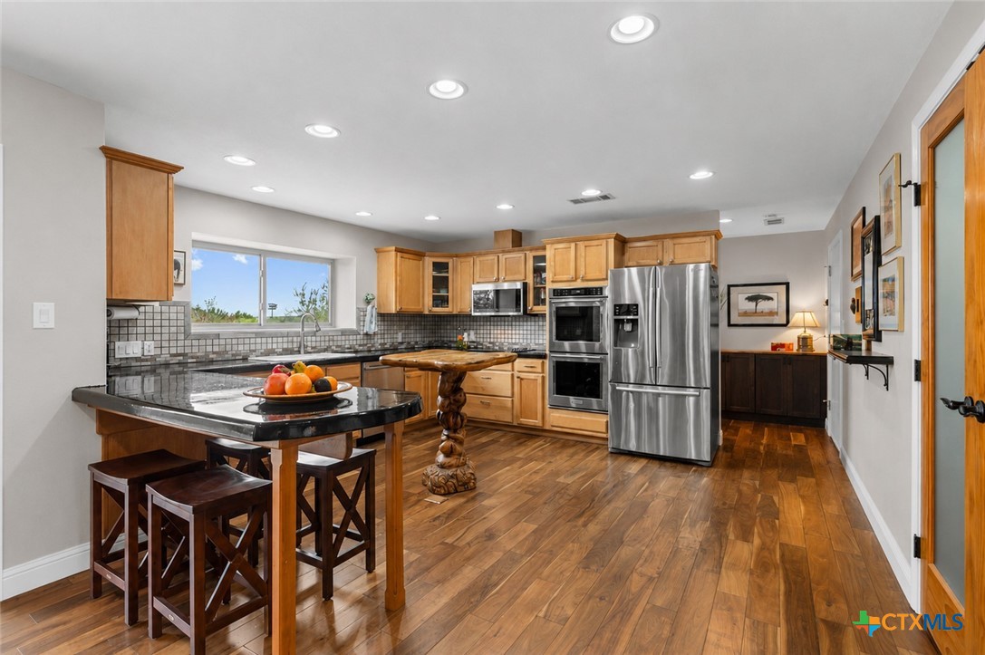 main property photo 9