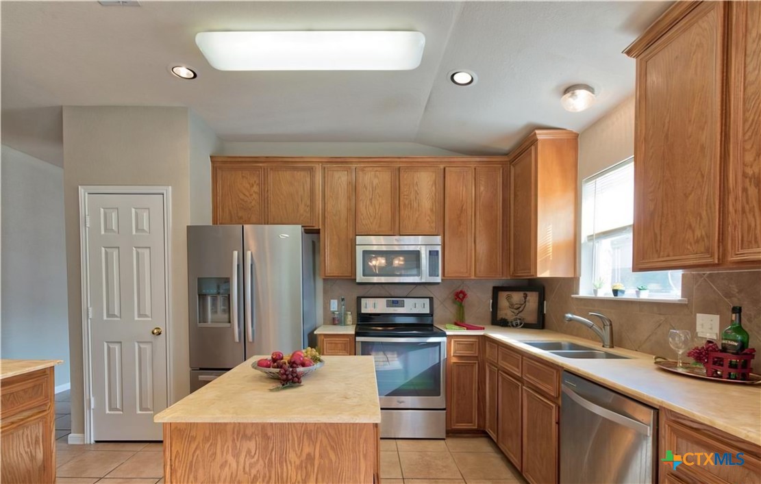 main property photo 11