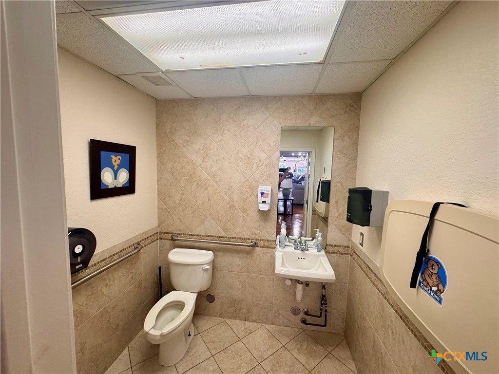 main property photo 16