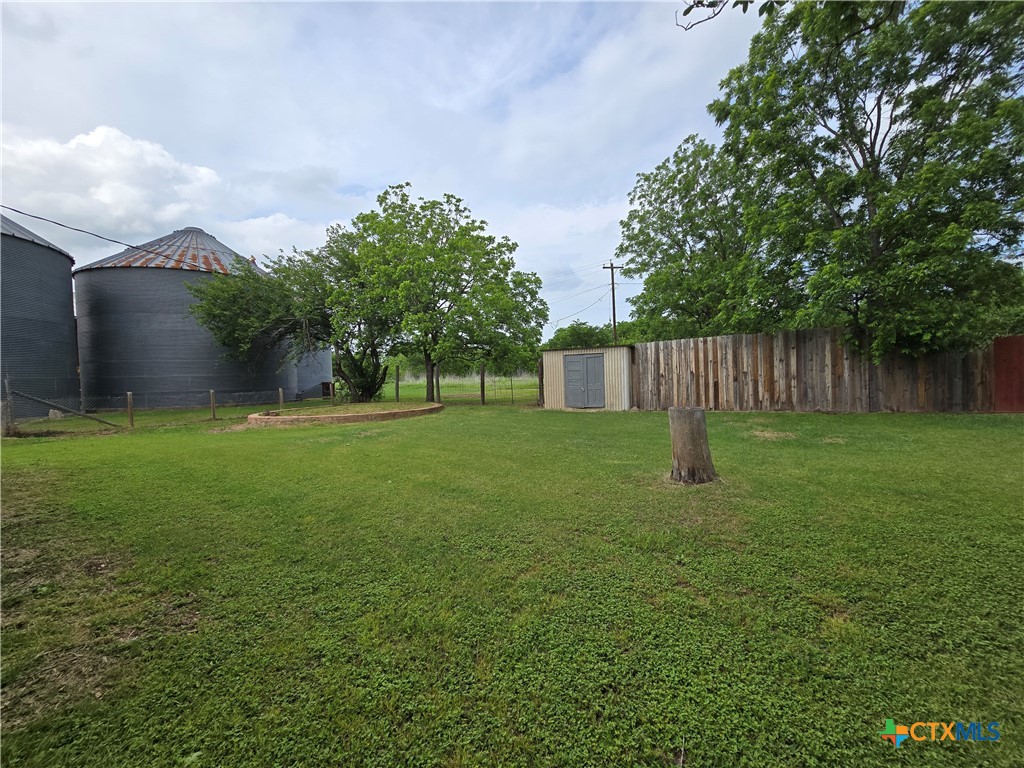 main property photo 10