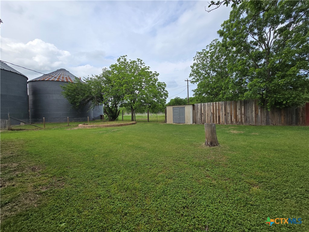 main property photo 11