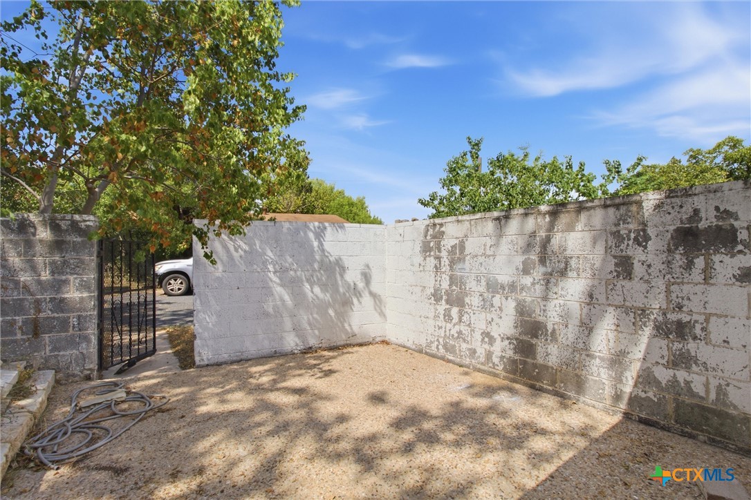 main property photo 23