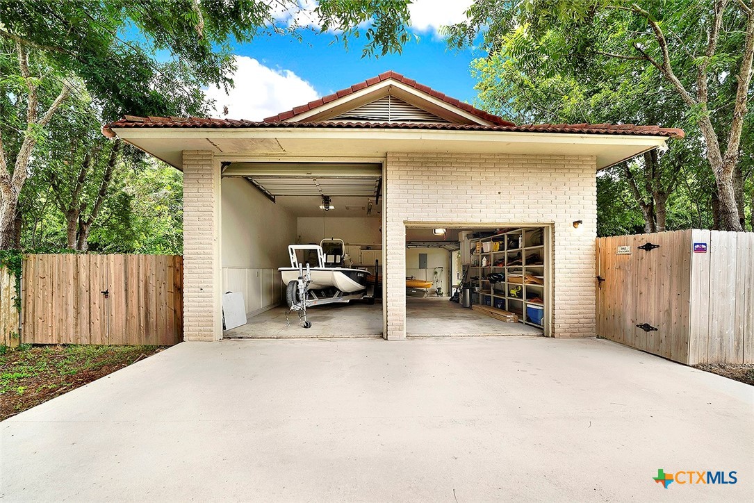 main property photo 36