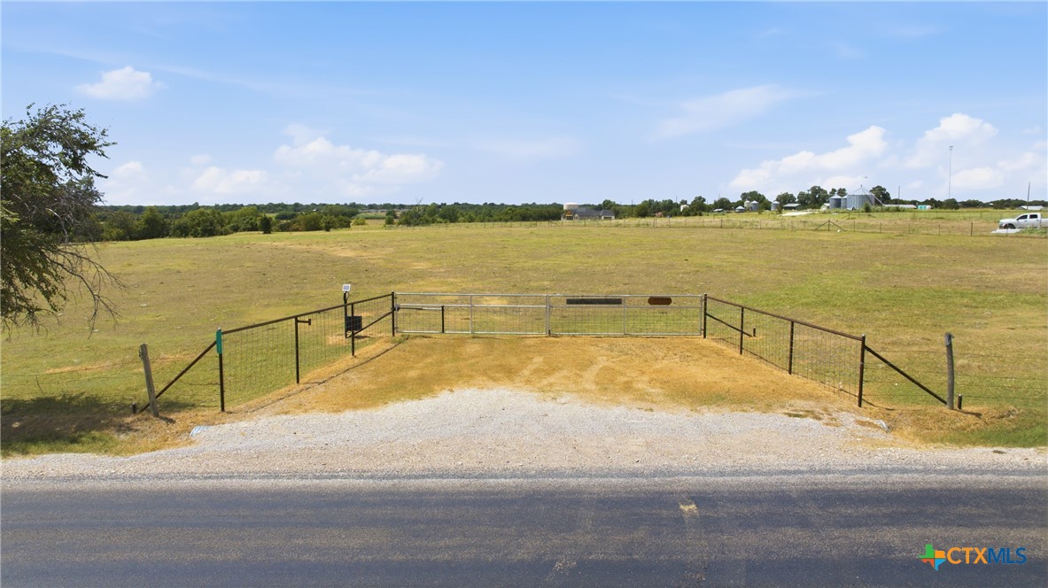 main property photo 10