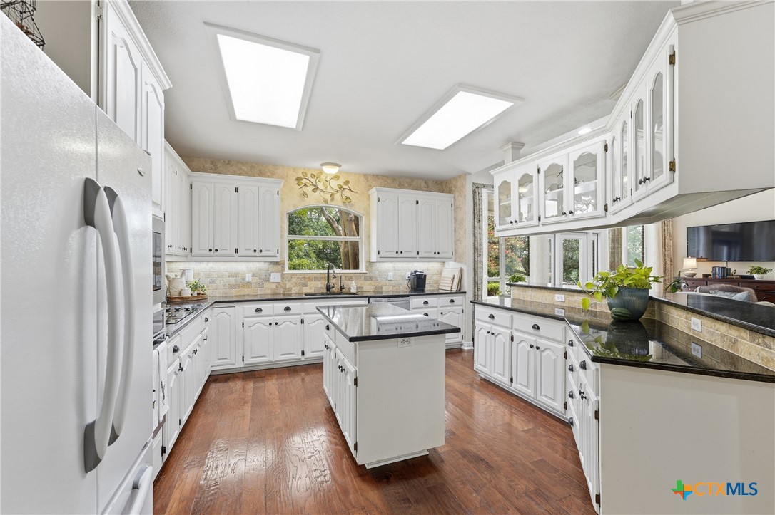 main property photo 15