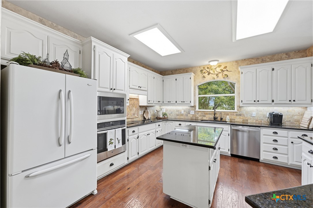 main property photo 17