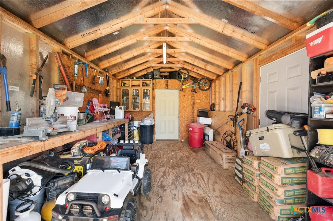 main property photo 28